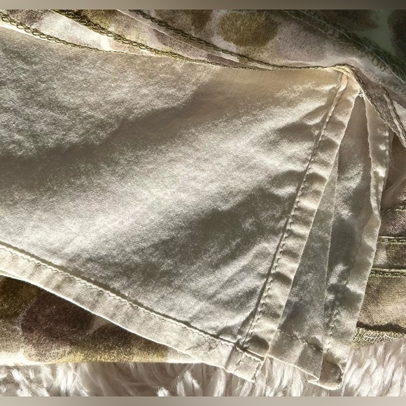 Ann Taylor LOFT / Mid Thigh Skirt w Slip / Runs Large - Picture 4 of 8